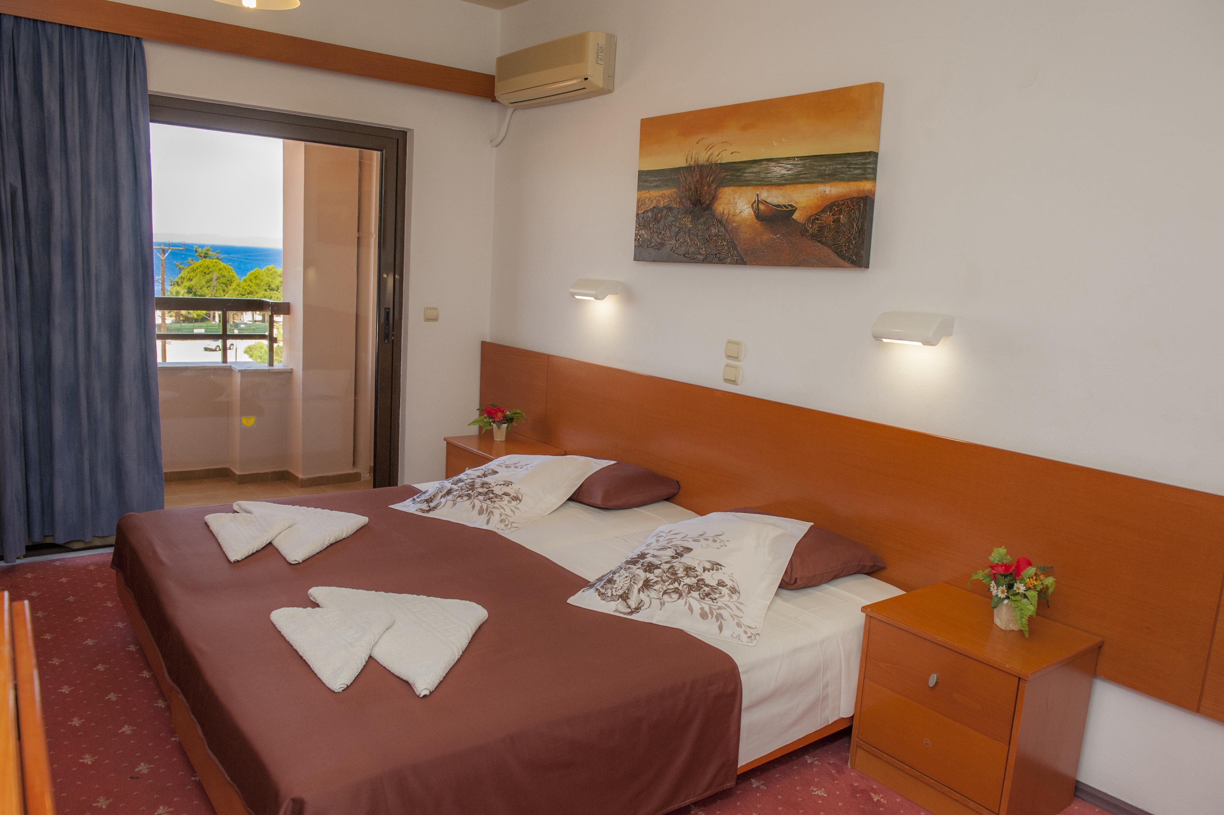 Heleni Beach Hotel 이알리소스 외부 사진