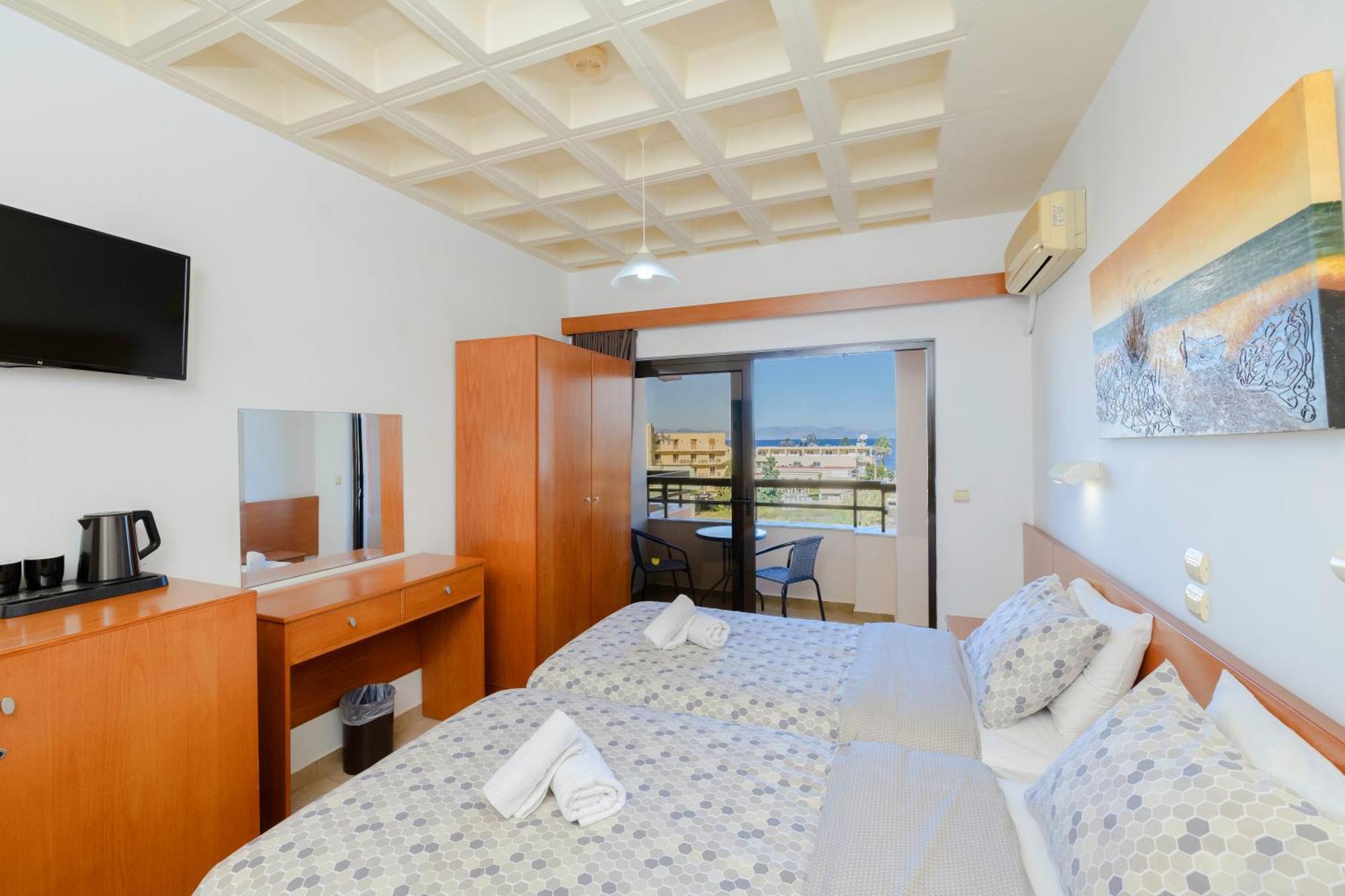 Heleni Beach Hotel 이알리소스 외부 사진