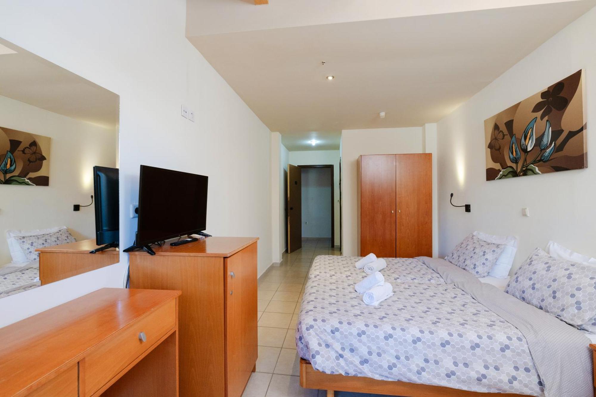 Heleni Beach Hotel 이알리소스 외부 사진