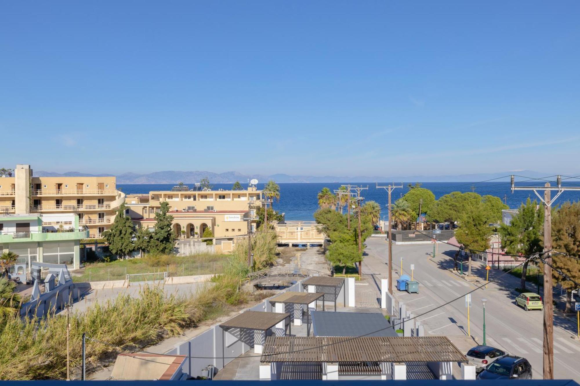 Heleni Beach Hotel 이알리소스 외부 사진