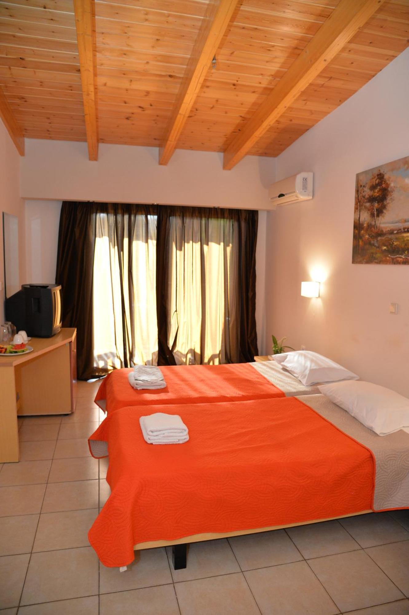 Heleni Beach Hotel 이알리소스 객실 사진